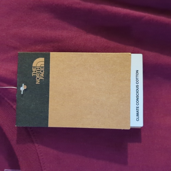 The North Face NWT Tee LG Burgundy - Picture 3 of 5